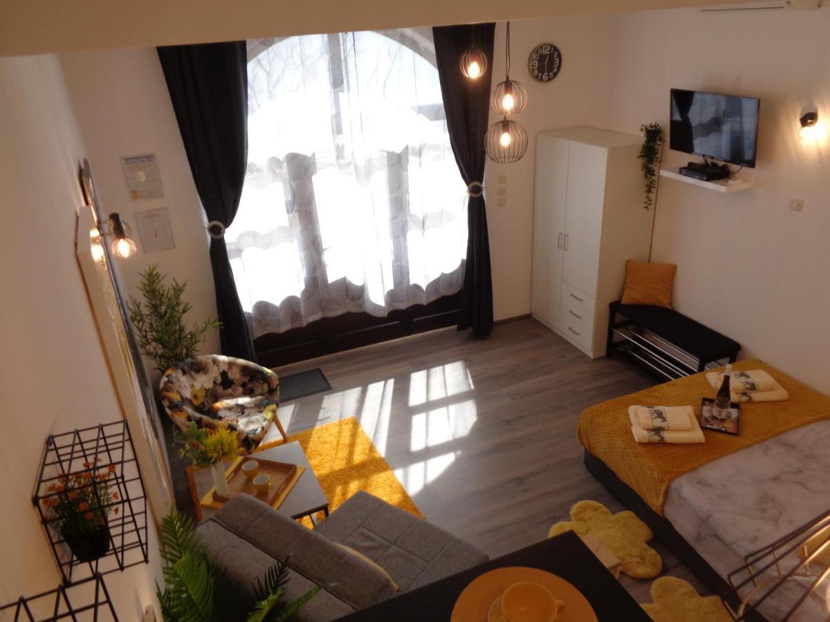 M Apartment Orebic